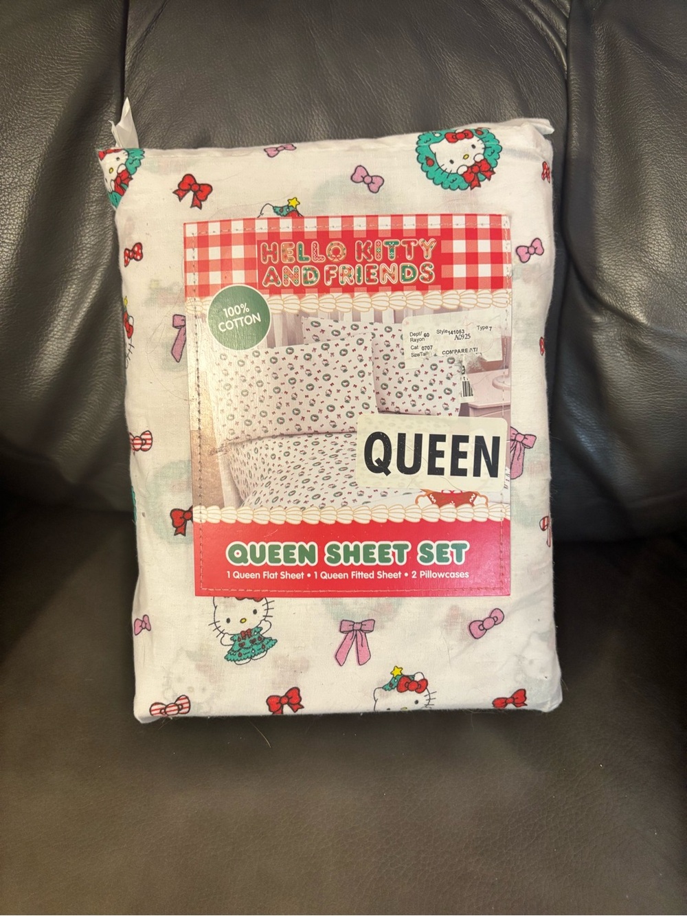 Hello Kitty Queen Christmas Sheet Set - White with Pink & Green Accents